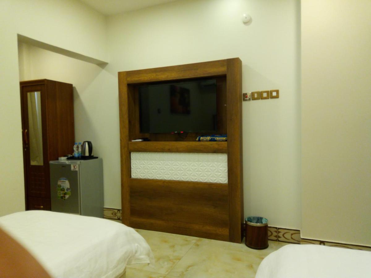Al Deafah Hotel Apartment الضيافة للشقق الفندقية 阿尔布亚米 外观 照片